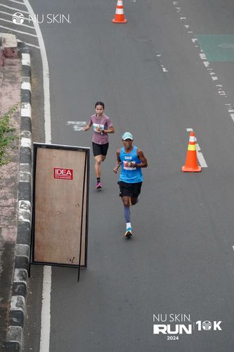 Race photo from Nu Skin Run 10K