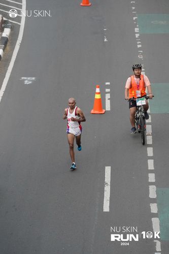 Race photo from Nu Skin Run 10K