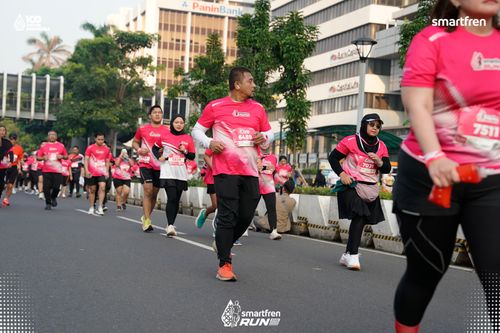 Race photo from Smartfren Run 2025 