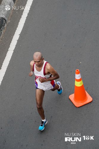 Race photo from Nu Skin Run 10K