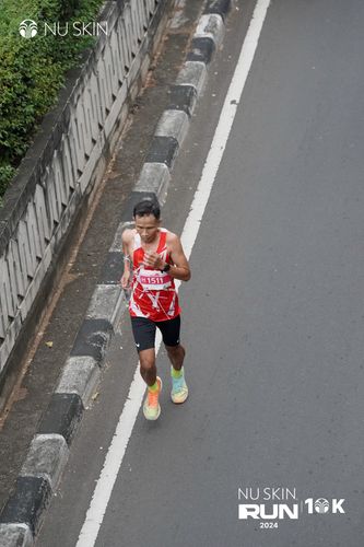 Race photo from Nu Skin Run 10K