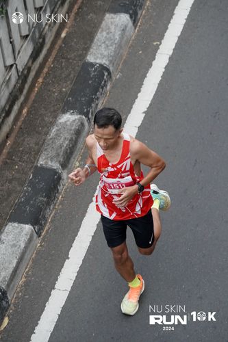 Race photo from Nu Skin Run 10K