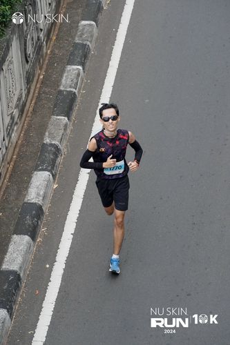 Race photo from Nu Skin Run 10K