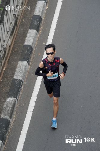 Race photo from Nu Skin Run 10K