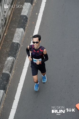 Race photo from Nu Skin Run 10K