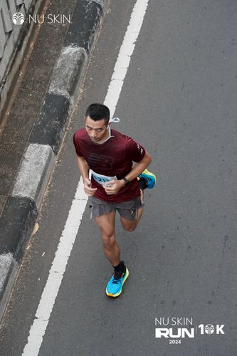 Race photo from Nu Skin Run 10K