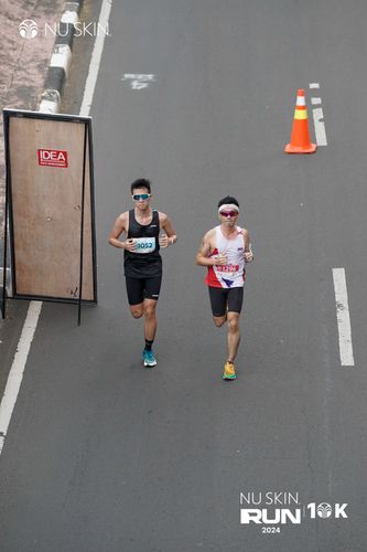 Race photo from Nu Skin Run 10K