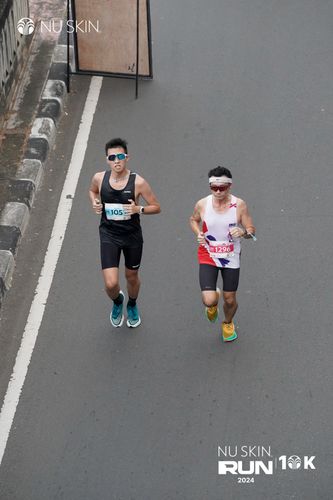 Race photo from Nu Skin Run 10K