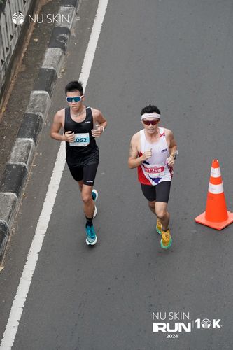 Race photo from Nu Skin Run 10K