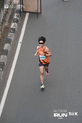 Race photo from Nu Skin Run 10K