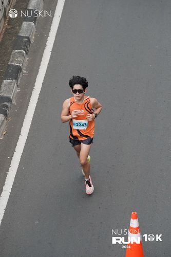 Race photo from Nu Skin Run 10K