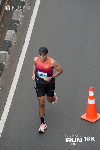Race photo from Nu Skin Run 10K