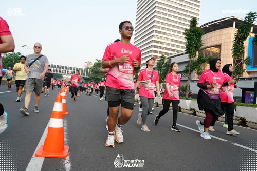 Race photo from Smartfren Run 2025 