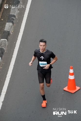 Race photo from Nu Skin Run 10K