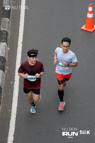 Race photo from Nu Skin Run 10K