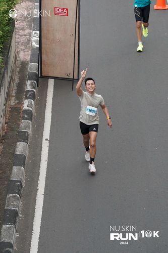 Race photo from Nu Skin Run 10K