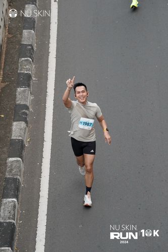 Race photo from Nu Skin Run 10K
