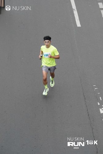 Race photo from Nu Skin Run 10K