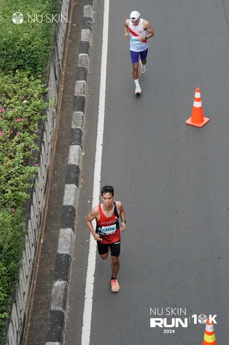 Race photo from Nu Skin Run 10K