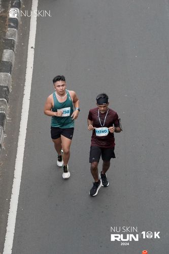 Race photo from Nu Skin Run 10K