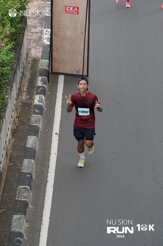 Race photo from Nu Skin Run 10K