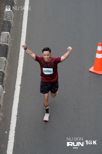 Race photo from Nu Skin Run 10K