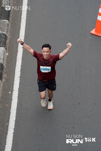 Race photo from Nu Skin Run 10K