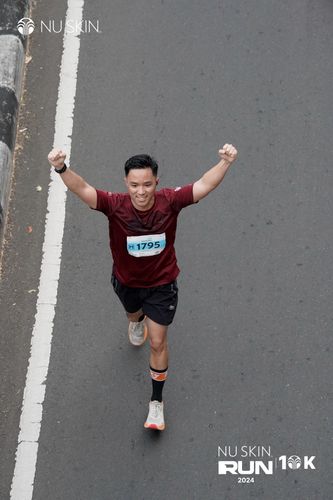 Race photo from Nu Skin Run 10K