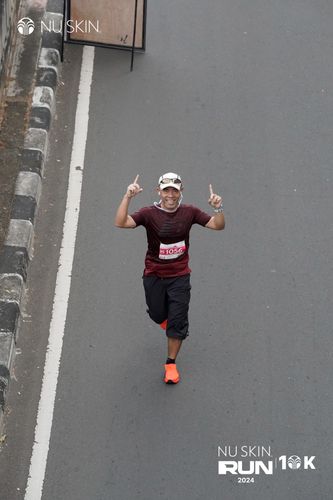 Race photo from Nu Skin Run 10K