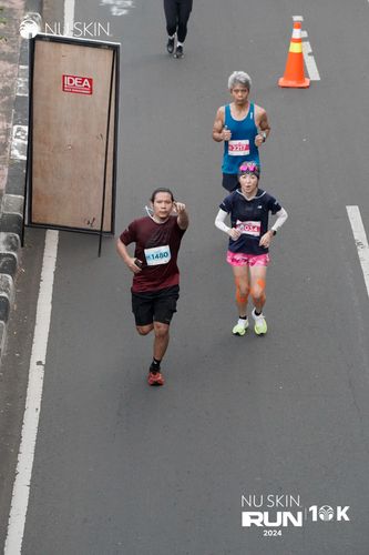 Race photo from Nu Skin Run 10K