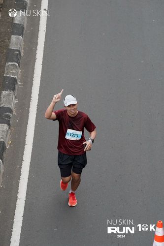 Race photo from Nu Skin Run 10K