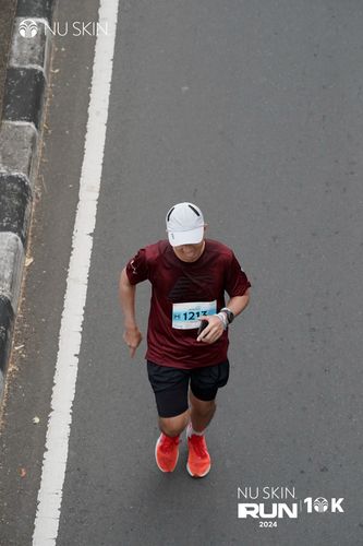 Race photo from Nu Skin Run 10K