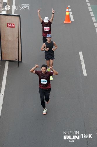 Race photo from Nu Skin Run 10K