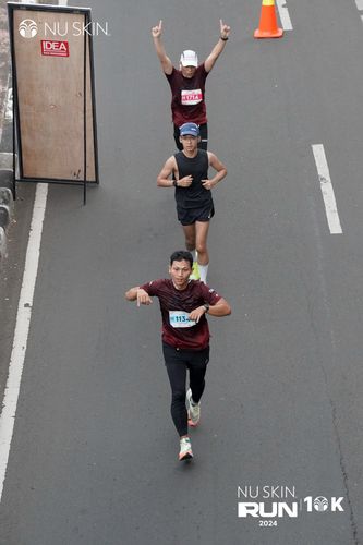 Race photo from Nu Skin Run 10K