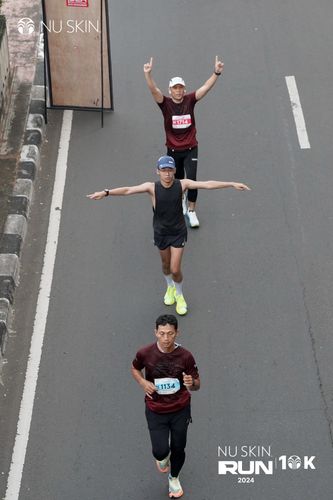 Race photo from Nu Skin Run 10K