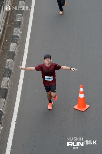 Race photo from Nu Skin Run 10K