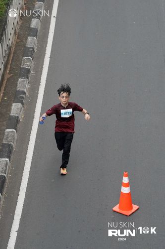 Race photo from Nu Skin Run 10K