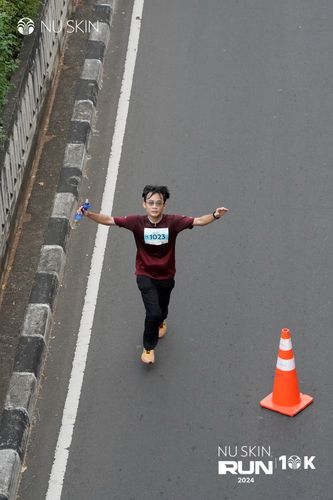 Race photo from Nu Skin Run 10K
