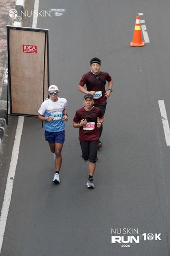 Race photo from Nu Skin Run 10K