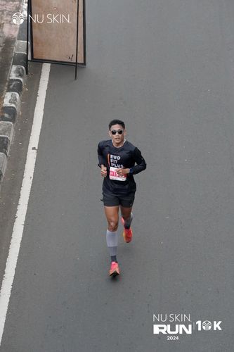 Race photo from Nu Skin Run 10K
