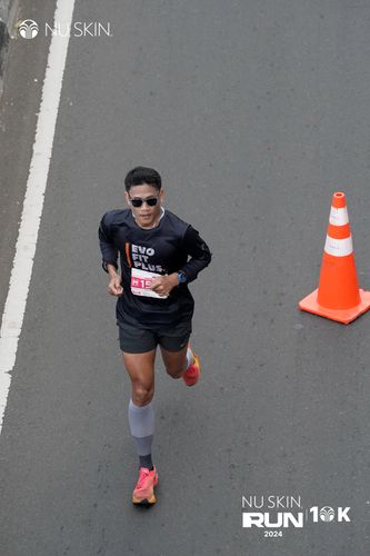Race photo from Nu Skin Run 10K