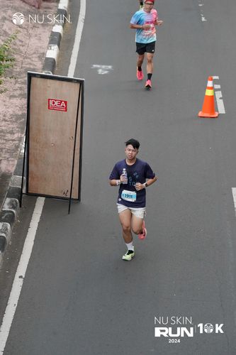 Race photo from Nu Skin Run 10K
