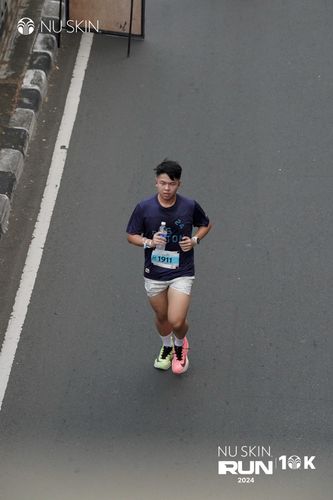 Race photo from Nu Skin Run 10K