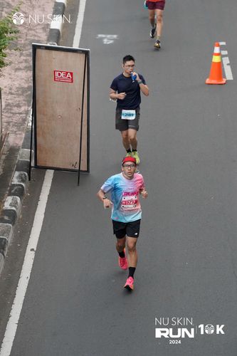 Race photo from Nu Skin Run 10K