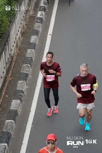 Race photo from Nu Skin Run 10K