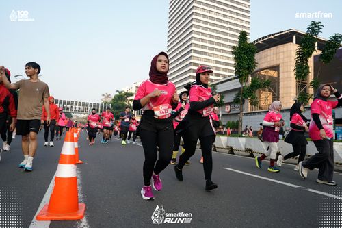 Race photo from Smartfren Run 2025 