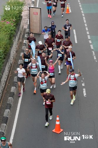 Race photo from Nu Skin Run 10K