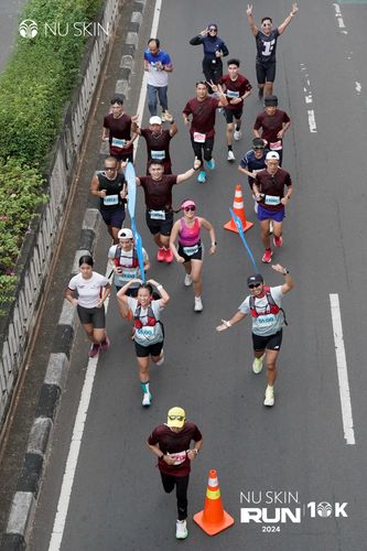 Race photo from Nu Skin Run 10K