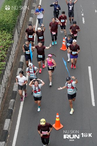 Race photo from Nu Skin Run 10K