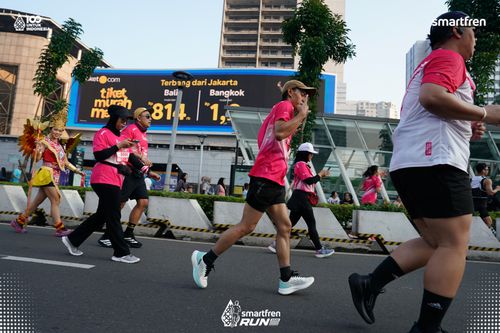Race photo from Smartfren Run 2025 